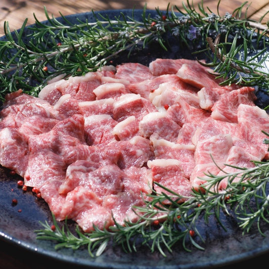 【贈答用】黒毛和牛A5ランク3種焼肉カット(計600g強)木箱入りギフト